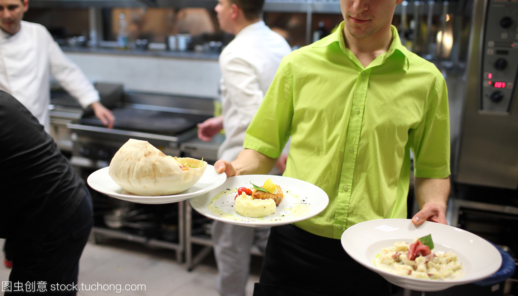 品味與呈現 餐飲服務中的團隊協作