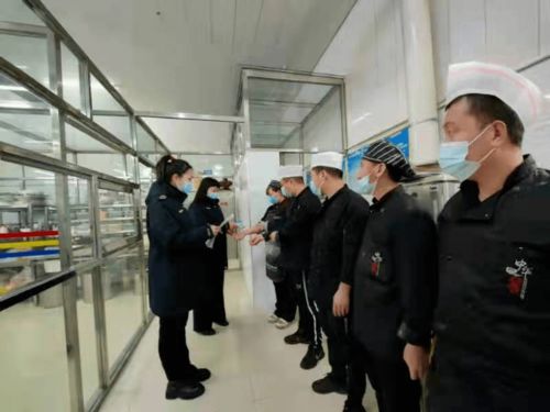 扎魯特旗市場監(jiān)督管理局全力保障‘兩會’期間餐飲服務食品安全